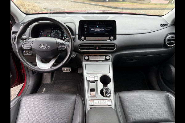 Hyundai Kona EV Premium Two-Tone 64 kWh SOH ACCU 99% | Apple Carplay/Android Auto | Stuur-& Stoelverwarming | Navigatie | Leder | Camera |