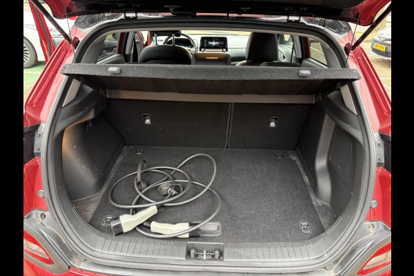 Hyundai Kona EV Premium Two-Tone 64 kWh SOH ACCU 99% | Apple Carplay/Android Auto | Stuur-& Stoelverwarming | Navigatie | Leder | Camera |