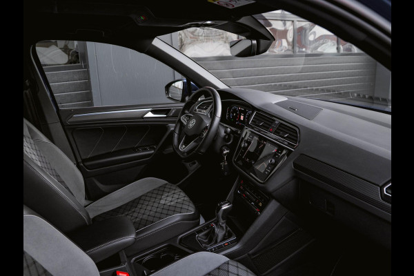 Volkswagen Tiguan 1.5 TSI 2x R-line Stoelverw.|Trekhaak|ACC|Stuurverw.|Camera|Virtual Cockpit