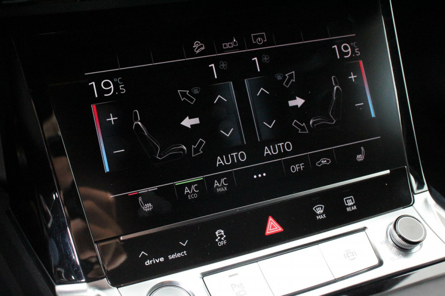 Audi e-tron e-tron 55 quattro advanced Pro Line Plus 360pk! | Navigatie | Climate Control | Electrisch bedienbare achterklep | Camera | Alcantara