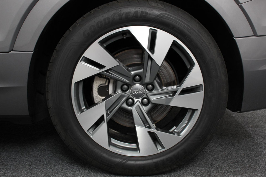 Audi e-tron e-tron 55 quattro advanced Pro Line Plus 360pk! | Navigatie | Climate Control | Electrisch bedienbare achterklep | Camera | Alcantara