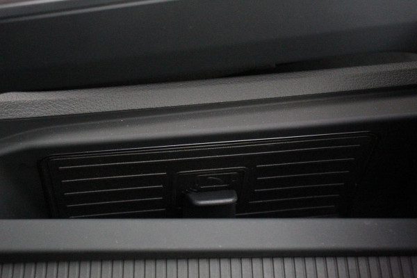 Audi e-tron e-tron 55 quattro advanced Pro Line Plus 360pk! | Navigatie | Climate Control | Electrisch bedienbare achterklep | Camera | Alcantara