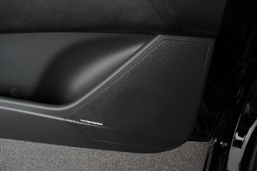 Kia Niro EV DynamicPlusLine 64.8 kWh Nieuw Model! | Navigatie | Half Leder | Schuif-kantel dak | Electrisch bedienbare achterklep | DAB | Led | Camera