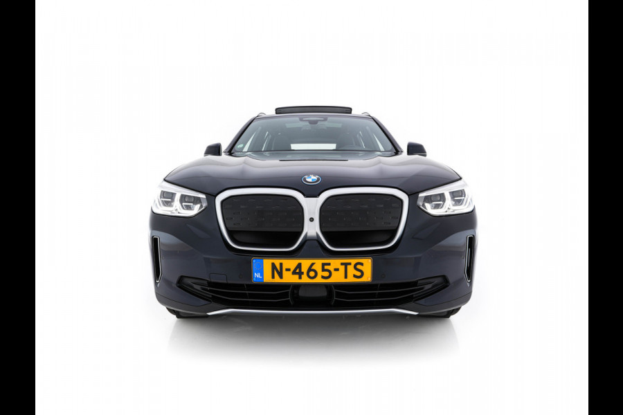BMW iX3 High Executive 80 kWh [3-Fase-11kW]{SOH-100%} (INCL-BTW) Aut. *PANO | LEATHER | HARMAN/KARDON | FULL-LED | BLINDSPOT | MEMORY-PACK | DIGI-COCKPIT | HEATED-SPORTSEATS | KEYLESS | TOPVIEW | DAB+ | NAVI-FULLMAP | TOWBAR | HEAD-UP | 20'"*
