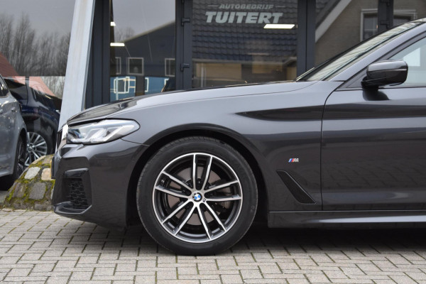 BMW 5 Serie Touring 520i M-Sport | LASERLIGHT | NAP | DEALER ONDERHOUDEN | APPLE CARPLAY | ANDRIOD AUTO | SFEERVERLICHTING