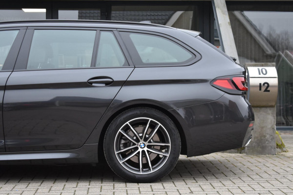 BMW 5 Serie Touring 520i M-Sport | LASERLIGHT | NAP | DEALER ONDERHOUDEN | APPLE CARPLAY | ANDRIOD AUTO | SFEERVERLICHTING