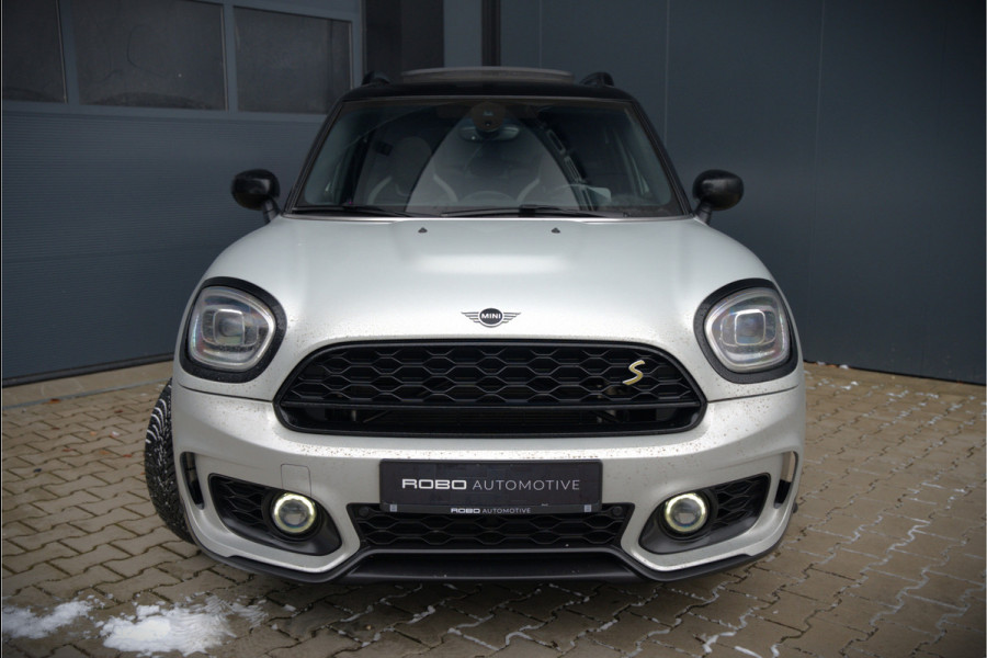 MINI Countryman 1.5 Cooper S E ALL4 | JCW | Panoramadak | Stoelverwarming | Harman Kardon | Head-Up Display | John Cooper Works | Camera | Apple Carplay | Parkeersensoren | Keyless |