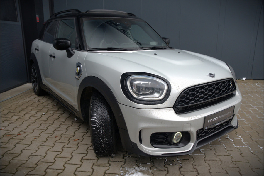 MINI Countryman 1.5 Cooper S E ALL4 | JCW | Panoramadak | Stoelverwarming | Harman Kardon | Head-Up Display | John Cooper Works | Camera | Apple Carplay | Parkeersensoren | Keyless |
