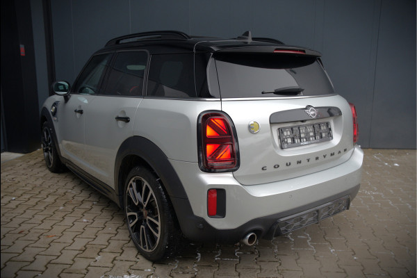 MINI Countryman 1.5 Cooper S E ALL4 | JCW | Panoramadak | Stoelverwarming | Harman Kardon | Head-Up Display | John Cooper Works | Camera | Apple Carplay | Parkeersensoren | Keyless |
