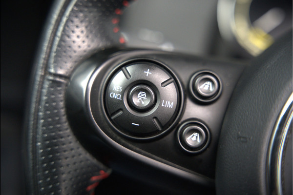 MINI Countryman 1.5 Cooper S E ALL4 | JCW | Panoramadak | Stoelverwarming | Harman Kardon | Head-Up Display | John Cooper Works | Camera | Apple Carplay | Parkeersensoren | Keyless |