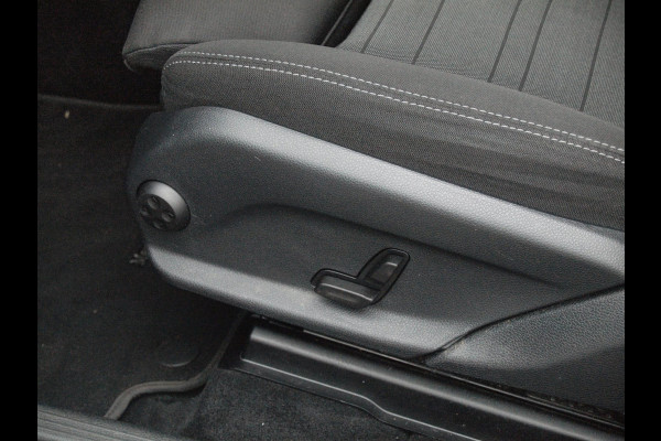 Mercedes-Benz EQC 400 4MATIC Business Solution 80 kWh | 94% | Camera | Sfeerverlichting | Cruise Control | Stoelverwarming |