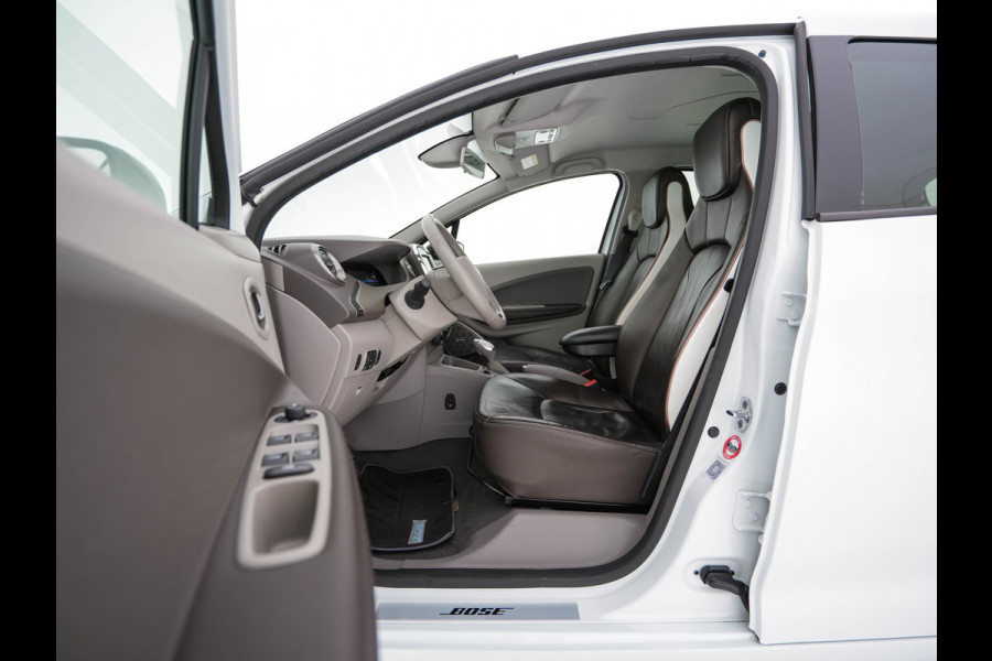Renault ZOE R110 Bose 41 kWh (inclusive-Battery) {3-Fase}{SOH-85%} Aut.*LEATHER | BOSE-AUDIO | KEYLESS | CRUISE |  NAVI-FULLMAP | CAMERA | DIGI-COCKPIT | HEATED-COMFORTSEATS | ECC | PDC | FULL-LED | PRIVACYGLASS | 17"ALU*