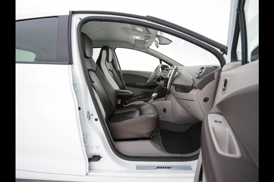 Renault ZOE R110 Bose 41 kWh (inclusive-Battery) {3-Fase}{SOH-85%} Aut.*LEATHER | BOSE-AUDIO | KEYLESS | CRUISE |  NAVI-FULLMAP | CAMERA | DIGI-COCKPIT | HEATED-COMFORTSEATS | ECC | PDC | FULL-LED | PRIVACYGLASS | 17"ALU*