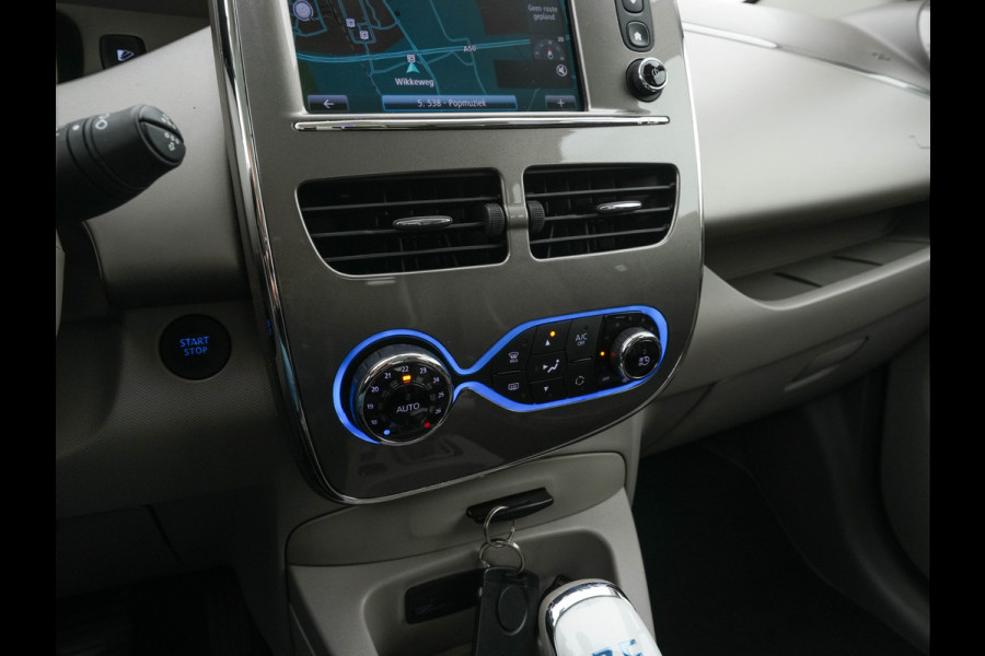 Renault ZOE R110 Bose 41 kWh (inclusive-Battery) {3-Fase}{SOH-85%} Aut.*LEATHER | BOSE-AUDIO | KEYLESS | CRUISE |  NAVI-FULLMAP | CAMERA | DIGI-COCKPIT | HEATED-COMFORTSEATS | ECC | PDC | FULL-LED | PRIVACYGLASS | 17"ALU*