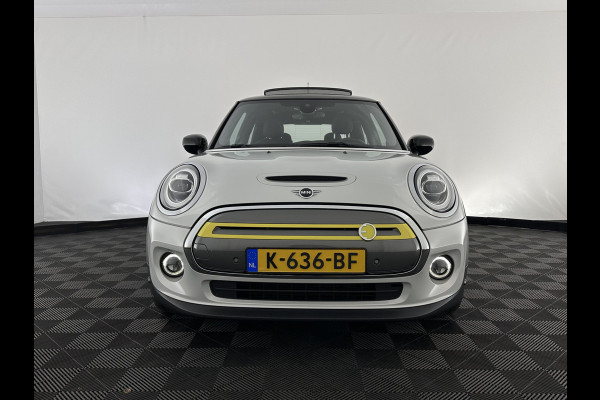 MINI Mini Electric Yours 33 kWh [ 3-Fase-11kW ] {SOH-100%} (INCL-BTW) Aut.* HEATPUMP | PANO | LEATHER | DIGI-COCKPIT | HEAD-UP | FULL-LED | NAVI-FULLMAP | HEATED-SPORTSEATS | DAB | CRUISE | HARMAN/KARDON | CAMERA | KEYLESS | AMBIENTLIGHT | 17"ALU*