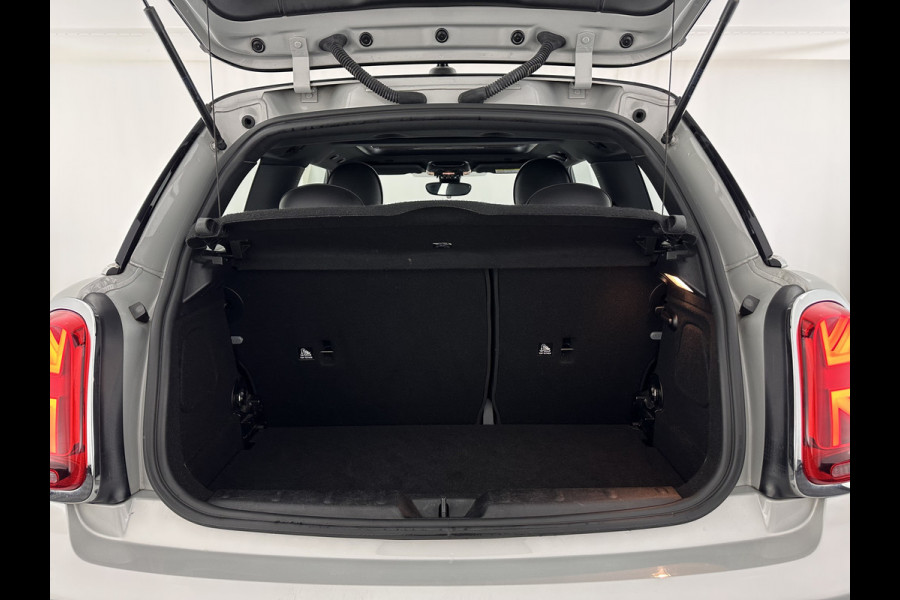 MINI Mini Electric Yours 33 kWh [ 3-Fase-11kW ] {SOH-100%} (INCL-BTW) Aut.* HEATPUMP | PANO | LEATHER | DIGI-COCKPIT | HEAD-UP | FULL-LED | NAVI-FULLMAP | HEATED-SPORTSEATS | DAB | CRUISE | HARMAN/KARDON | CAMERA | KEYLESS | AMBIENTLIGHT | 17"ALU*