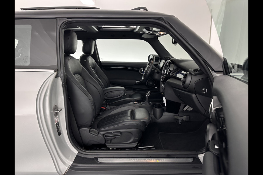 MINI Mini Electric Yours 33 kWh [ 3-Fase-11kW ] {SOH-100%} (INCL-BTW) Aut.* HEATPUMP | PANO | LEATHER | DIGI-COCKPIT | HEAD-UP | FULL-LED | NAVI-FULLMAP | HEATED-SPORTSEATS | DAB | CRUISE | HARMAN/KARDON | CAMERA | KEYLESS | AMBIENTLIGHT | 17"ALU*