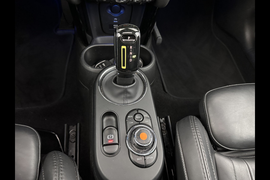 MINI Mini Electric Yours 33 kWh [ 3-Fase-11kW ] {SOH-100%} (INCL-BTW) Aut.* HEATPUMP | PANO | LEATHER | DIGI-COCKPIT | HEAD-UP | FULL-LED | NAVI-FULLMAP | HEATED-SPORTSEATS | DAB | CRUISE | HARMAN/KARDON | CAMERA | KEYLESS | AMBIENTLIGHT | 17"ALU*