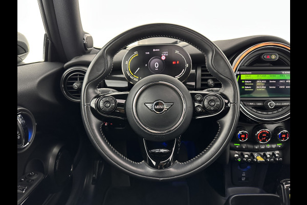 MINI Mini Electric Yours 33 kWh [ 3-Fase-11kW ] {SOH-100%} (INCL-BTW) Aut.* HEATPUMP | PANO | LEATHER | DIGI-COCKPIT | HEAD-UP | FULL-LED | NAVI-FULLMAP | HEATED-SPORTSEATS | DAB | CRUISE | HARMAN/KARDON | CAMERA | KEYLESS | AMBIENTLIGHT | 17"ALU*