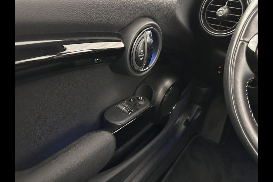 MINI Mini Electric Yours 33 kWh [ 3-Fase-11kW ] {SOH-100%} (INCL-BTW) Aut.* HEATPUMP | PANO | LEATHER | DIGI-COCKPIT | HEAD-UP | FULL-LED | NAVI-FULLMAP | HEATED-SPORTSEATS | DAB | CRUISE | HARMAN/KARDON | CAMERA | KEYLESS | AMBIENTLIGHT | 17"ALU*