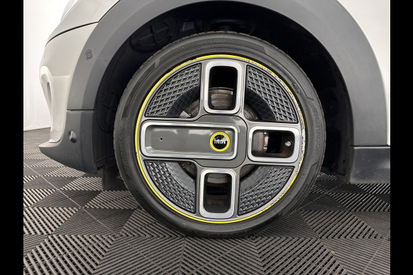MINI Mini Electric Yours 33 kWh [ 3-Fase-11kW ] {SOH-100%} (INCL-BTW) Aut.* HEATPUMP | PANO | LEATHER | DIGI-COCKPIT | HEAD-UP | FULL-LED | NAVI-FULLMAP | HEATED-SPORTSEATS | DAB | CRUISE | HARMAN/KARDON | CAMERA | KEYLESS | AMBIENTLIGHT | 17"ALU*