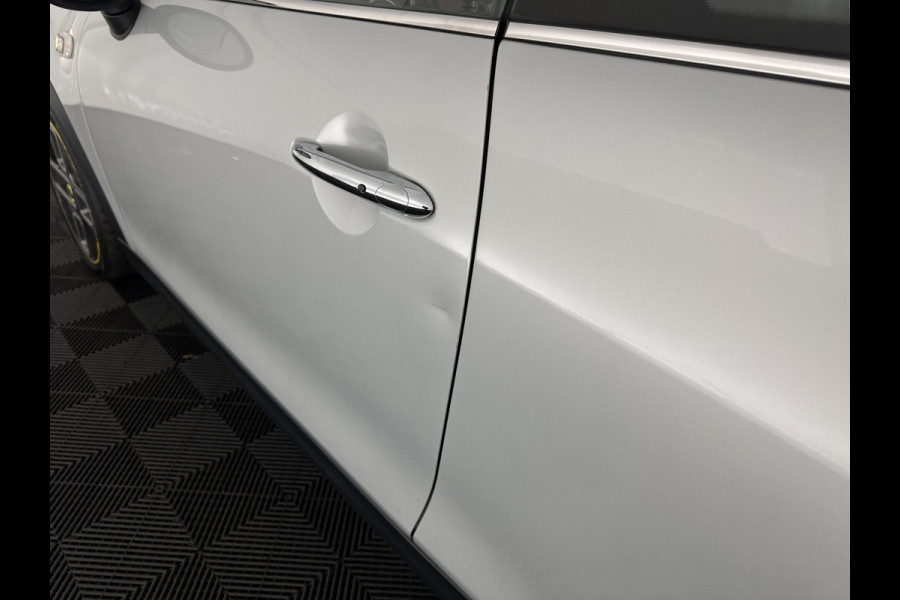 MINI Mini Electric Yours 33 kWh [ 3-Fase-11kW ] {SOH-100%} (INCL-BTW) Aut.* HEATPUMP | PANO | LEATHER | DIGI-COCKPIT | HEAD-UP | FULL-LED | NAVI-FULLMAP | HEATED-SPORTSEATS | DAB | CRUISE | HARMAN/KARDON | CAMERA | KEYLESS | AMBIENTLIGHT | 17"ALU*
