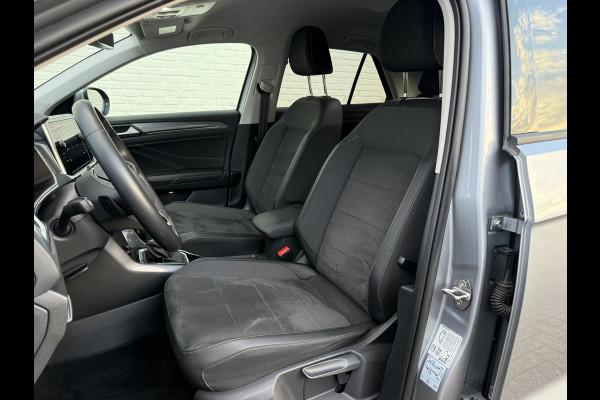 Volkswagen T-Roc 1.5 TSI Move | ACC | Camera | IQ Light | DAB+ | 18 inch