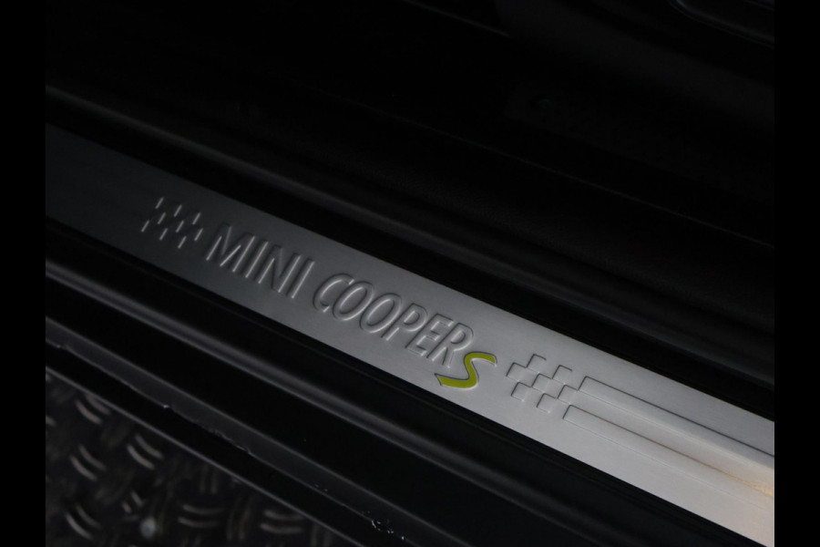 MINI Cooper S Electric Charged 33 kWh ACCU 97% (184 PK) | Navigatie | Stoelverwarming | 1e eigenaar |