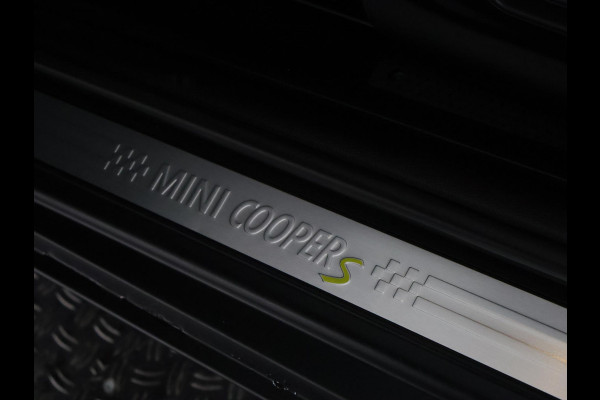 MINI Cooper S Electric Charged 33 kWh ACCU 97% (184 PK) | Navigatie | Stoelverwarming | 1e eigenaar |