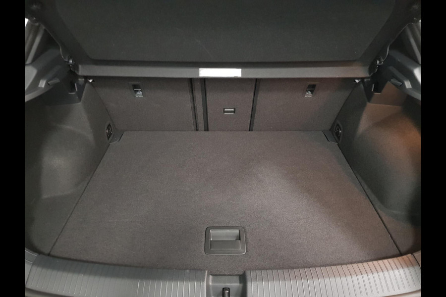 Volkswagen T-Roc 1.5 TSI 150pk DSG R-Line Sport | Navigatie | Virtual Cockpit | Climate Control | DAB | Electrische Achterklep | 18"LMV | Stoelverwarming