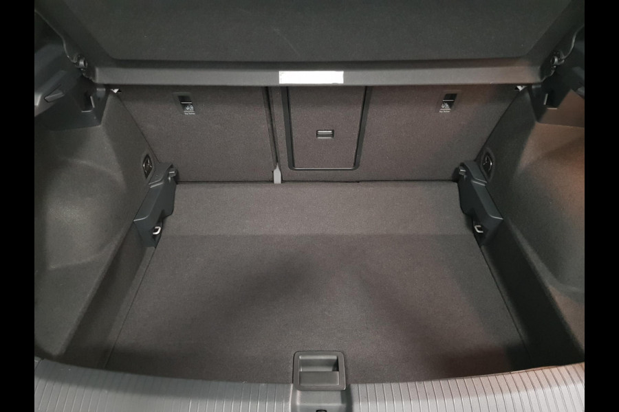 Volkswagen T-Roc 1.5 TSI 150pk DSG R-Line Sport | Navigatie | Virtual Cockpit | Climate Control | DAB | Electrische Achterklep | 18"LMV | Stoelverwarming