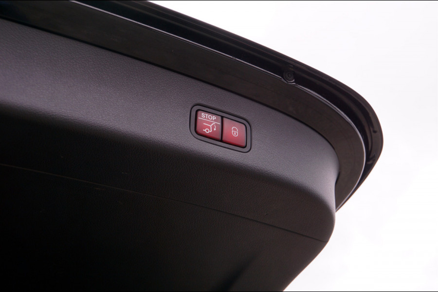 Mercedes-Benz GLC GLC 300 e 4MATIC AMG Line Night | Panorama Keyless Rijassistentie Leder