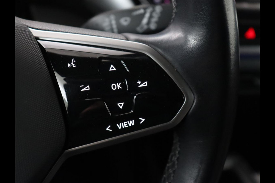 Volkswagen ID.4 Max 77 kWh | Panoramadak | Stoelverwarming | Head-Up | Warmtepomp | 360 Camera | Trekhaak | Sfeerverlichting | Half leder | Matrix LED | Carplay | Adaptive cruise | Memory | Keyless | Massage