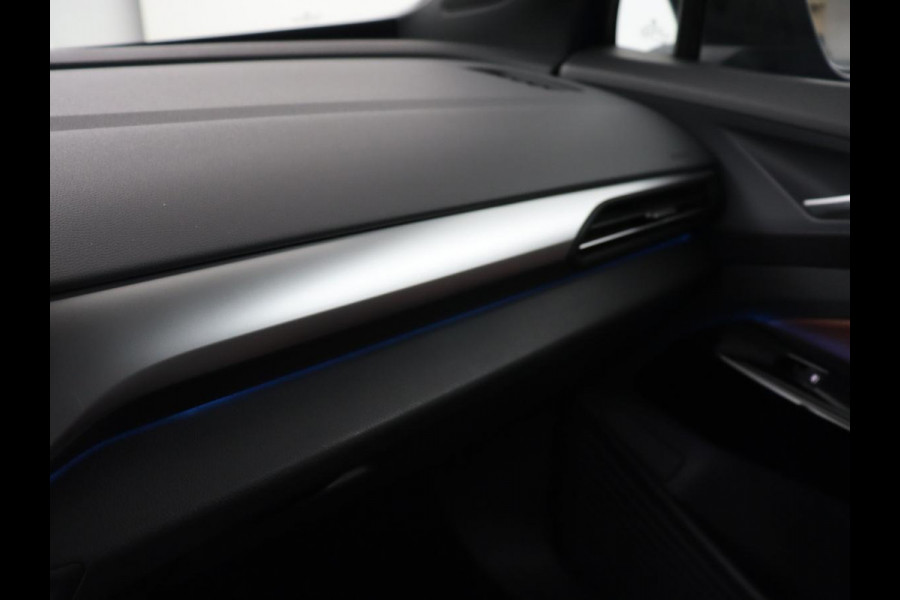 Volkswagen ID.4 Max 77 kWh | Panoramadak | Stoelverwarming | Head-Up | Warmtepomp | 360 Camera | Trekhaak | Sfeerverlichting | Half leder | Matrix LED | Carplay | Adaptive cruise | Memory | Keyless | Massage