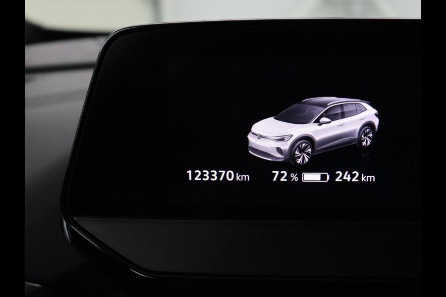 Volkswagen ID.4 Max 77 kWh | Panoramadak | Stoelverwarming | Head-Up | Warmtepomp | 360 Camera | Trekhaak | Sfeerverlichting | Half leder | Matrix LED | Carplay | Adaptive cruise | Memory | Keyless | Massage