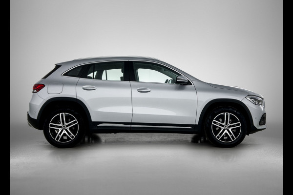 Mercedes-Benz GLA 250 e Business Solution Luxury Limited Lichtmetalen velgen | Navigatie | Parking support met camera achter | Inclusief 24 maanden MB Certified garantie voor Europa.