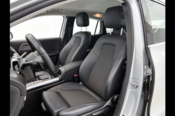 Mercedes-Benz GLA 250 e Business Solution Luxury Limited Lichtmetalen velgen | Navigatie | Parking support met camera achter | Inclusief 24 maanden MB Certified garantie voor Europa.