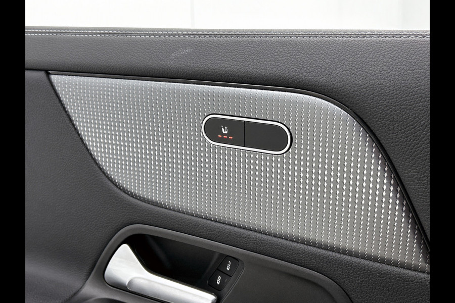 Mercedes-Benz GLA 250 e Business Solution Luxury Limited Lichtmetalen velgen | Navigatie | Parking support met camera achter | Inclusief 24 maanden MB Certified garantie voor Europa.