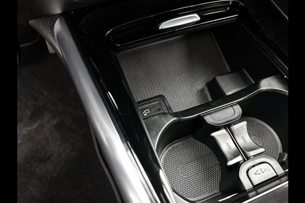 Mercedes-Benz GLA 250 e Business Solution Luxury Limited Lichtmetalen velgen | Navigatie | Parking support met camera achter | Inclusief 24 maanden MB Certified garantie voor Europa.