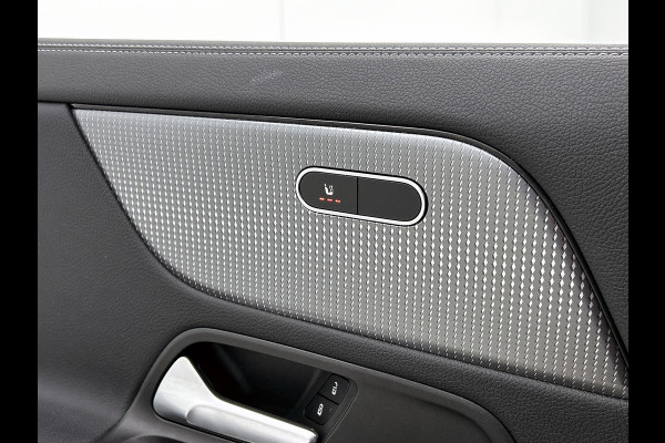 Mercedes-Benz GLA 250 e Business Solution Luxury Limited Lichtmetalen velgen | Navigatie | Parking support met camera achter | Inclusief 24 maanden MB Certified garantie voor Europa.