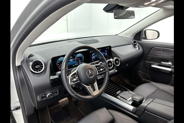 Mercedes-Benz GLA 250 e Business Solution Luxury Limited Lichtmetalen velgen | Navigatie | Parking support met camera achter | Inclusief 24 maanden MB Certified garantie voor Europa.