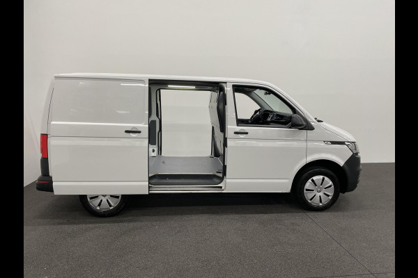 Volkswagen Transporter 2.0 TDI L1H1 Comfortline 150 PK DSG Airco Cruise Control Stoelverwarming Trekhaak 2X Schuifdeur Achterklep
