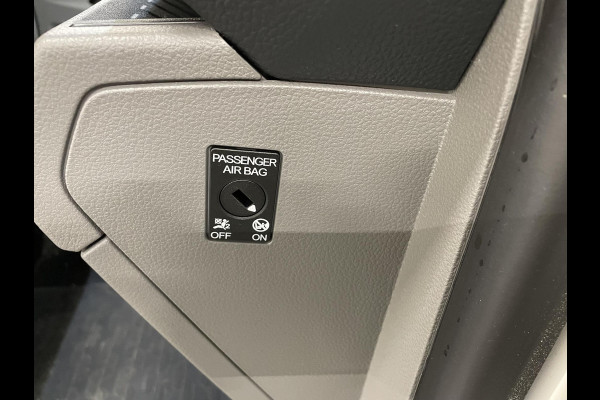 Volkswagen Transporter 2.0 TDI L1H1 Comfortline 150 PK DSG Airco Cruise Control Stoelverwarming Trekhaak 2X Schuifdeur Achterklep