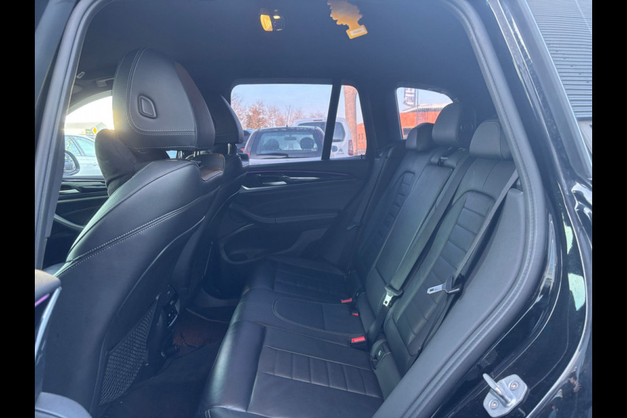 BMW X3 xDrive20d High Executive | Head Up Display | Stuur Verwarming | Sfeerverlichting | Leer