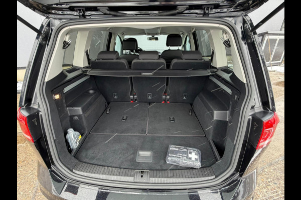 Volkswagen Touran 1.5 TSI Comfortline Business 7p NAVI - ACC - STOELVERW.