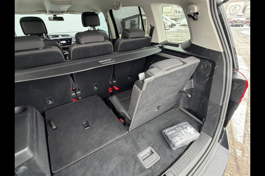 Volkswagen Touran 1.5 TSI Comfortline Business 7p NAVI - ACC - STOELVERW.