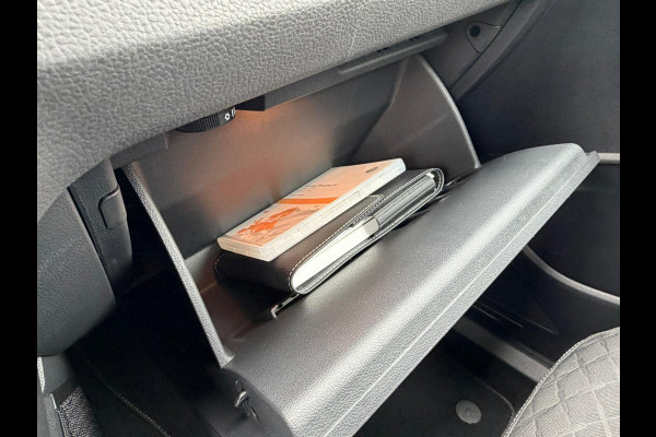 Volkswagen Touran 1.5 TSI Comfortline Business 7p NAVI - ACC - STOELVERW.