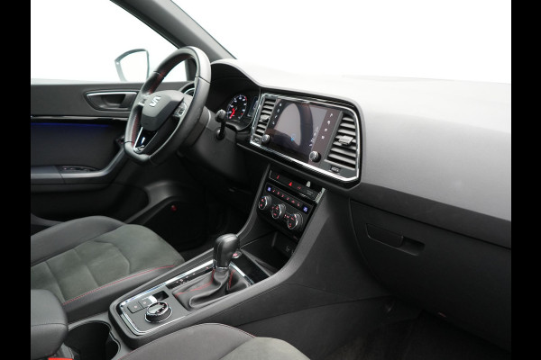 Seat Ateca 1.5 TSI FR DSG 150pk Dealer O.H. | Trekhaak Af Fabriek | Camera | Beats Audio | 19"L.M | Alcantara Sportstoelen Verwarmd | Sfeerverlichting | Apple Carplay | Keyless | Navigatie | DAB | Cruise Control |