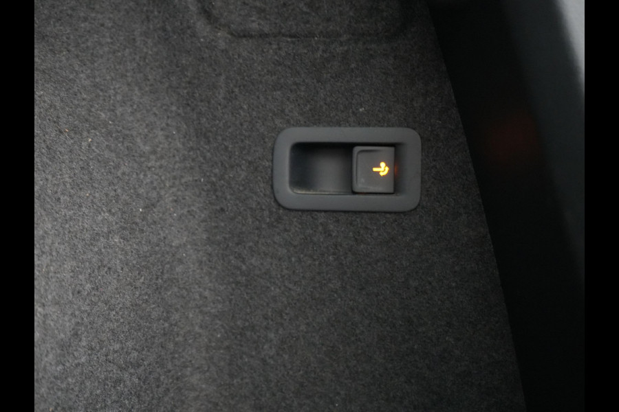 Seat Ateca 1.5 TSI FR DSG 150pk Dealer O.H. | Trekhaak Af Fabriek | Camera | Beats Audio | 19"L.M | Alcantara Sportstoelen Verwarmd | Sfeerverlichting | Apple Carplay | Keyless | Navigatie | DAB | Cruise Control |