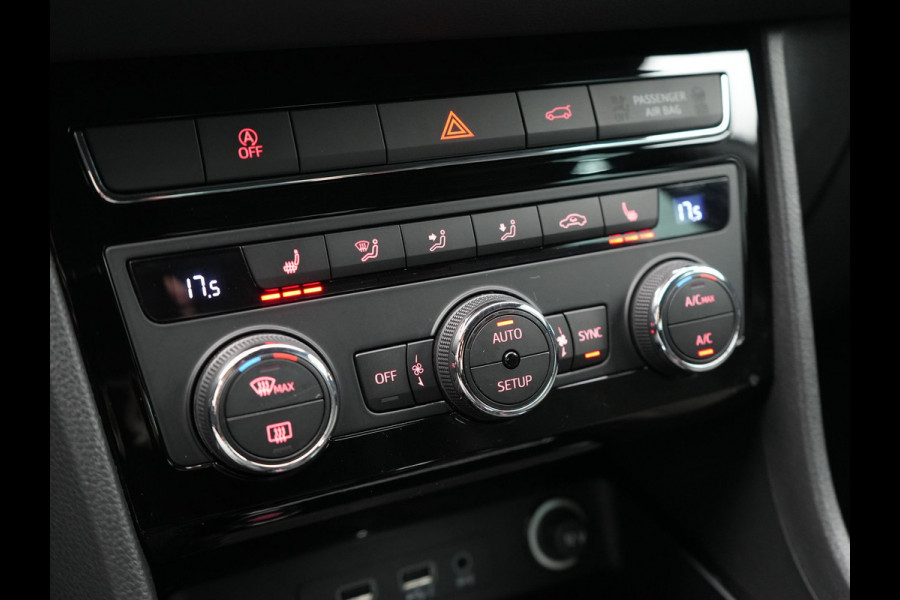 Seat Ateca 1.5 TSI FR DSG 150pk Dealer O.H. | Trekhaak Af Fabriek | Camera | Beats Audio | 19"L.M | Alcantara Sportstoelen Verwarmd | Sfeerverlichting | Apple Carplay | Keyless | Navigatie | DAB | Cruise Control |